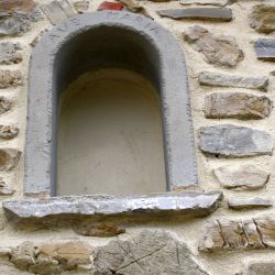 Architravi e Riquadrature su Misura