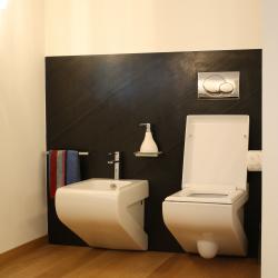 Parete Sanitari Design Moderno decorata in Pietra e Marmo su Misura
